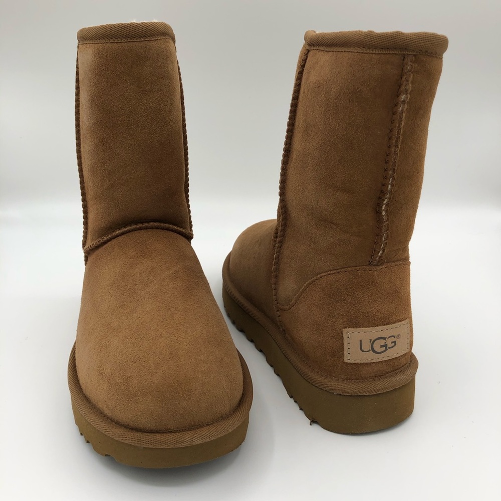 UGG Women’s Classic Short II water resistant